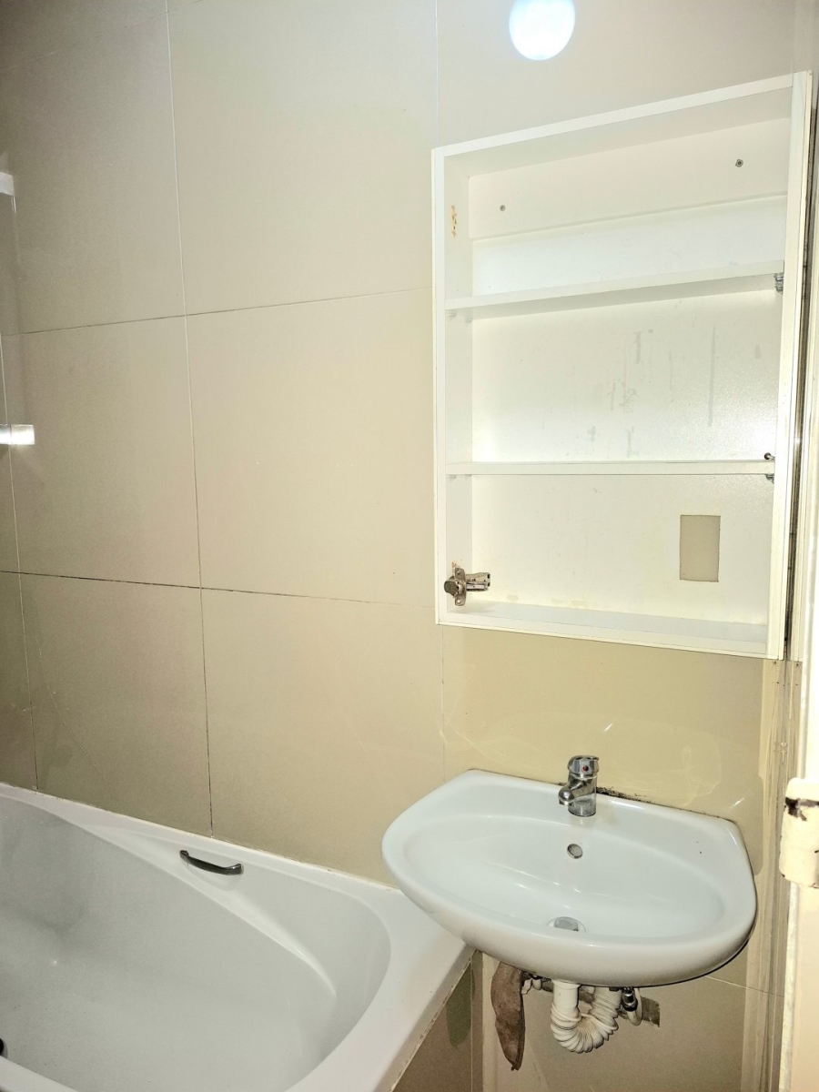 2 Bedroom Property for Sale in Avondale Western Cape